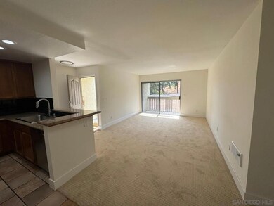 432 Edgehill Ln unit 8, Oceanside, CA 92054 - photo 4