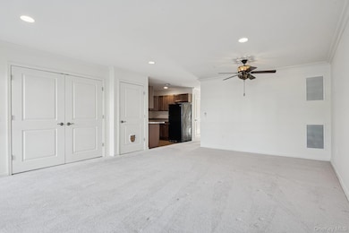 37 Weatherby Ln, Central Islip, NY 11722 - photo 3