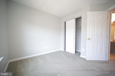 303 Mcdaniel Dr, Purcellville, VA 20132 - photo 4