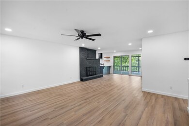 10 Gwaltney Cir, Bella Vista, AR 72715 - photo 2