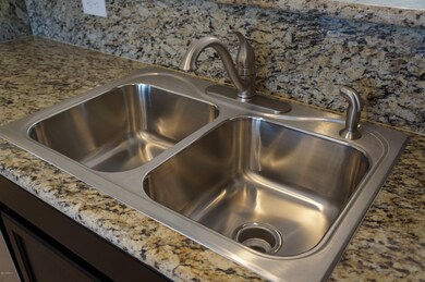 kitchen sink/granite counters
