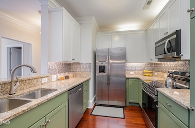 Upgraded Kitchen & Appliances