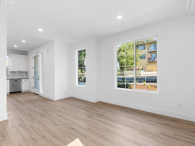 8484 N Willamette Blvd unit 1, Portland, OR 97203 - photo 5