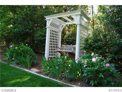 10930 Lansdowne Ct, Midlothian, VA 23113 - photo 2