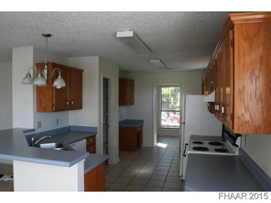 408 Table Rock Ln, Copperas Cove, TX 76522 - photo 4