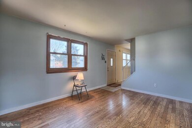 898 Center St, Mount Joy, PA 17552 - photo 4