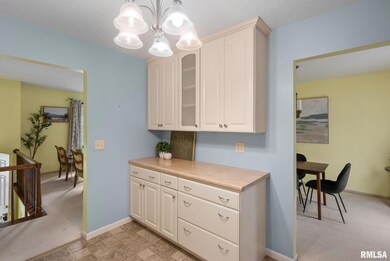 2904 E 39th St, Davenport, IA 52807 - photo 4