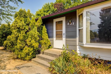 003_Front walkway