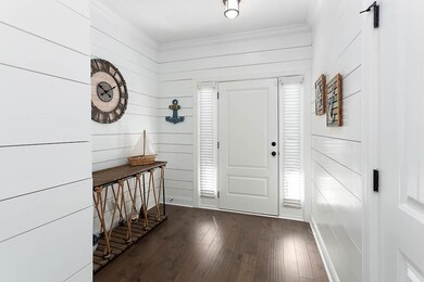 ENTRANCE/FOYER