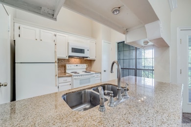 8611 Datapoint Dr unit 64, San Antonio, TX 78229 - photo 5