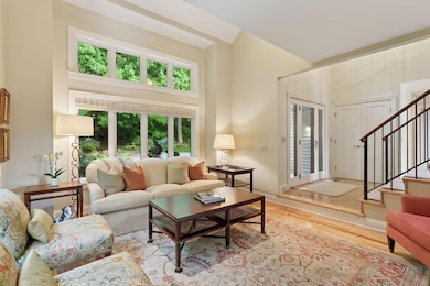 100 Black Oaks Ln N, Wayzata, MN 55391 - photo 7