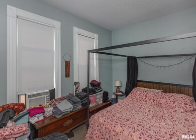 1011 17th St, Rock Island, IL 61201 - photo 7