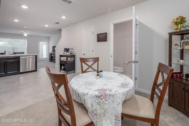 5988 Creekside Crossing Dr, Jacksonville, FL 1QXPU - photo 4