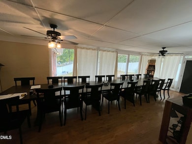 523 Wildwood Ln, Burlington, NC 27215 - photo 2