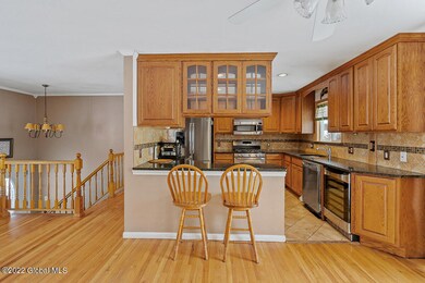 19 Oakland Ave, Schenectady, NY 12302 - photo 6