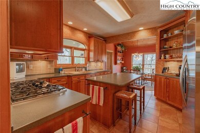 143 High Knob Rd, Deep Gap, NC 28618 - photo 7