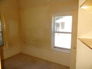 138 W Center St, Parowan, UT 84761 - photo 7