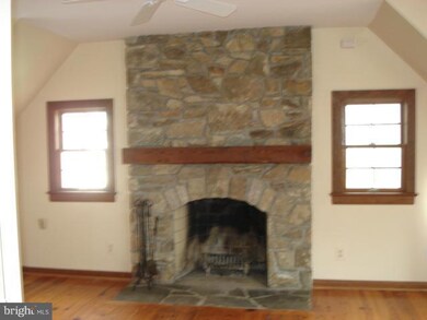 19530 Silcott Springs Rd, Purcellville, VA 20132 - photo 3