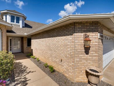 5699 Dunlap Saint Paul MN-003-9-Exterior Front Ent