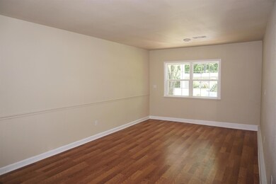 Bonus/Dining Space