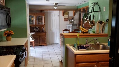 7419 Cedar St, Davenport, IA 52806 - photo 5