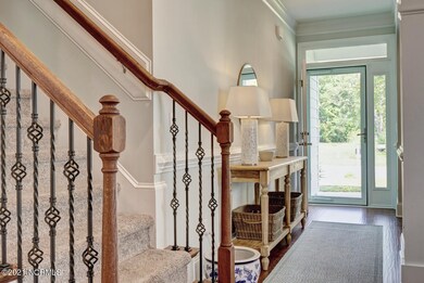7210 Gregory Thorpe Ln-large-004-021-P64