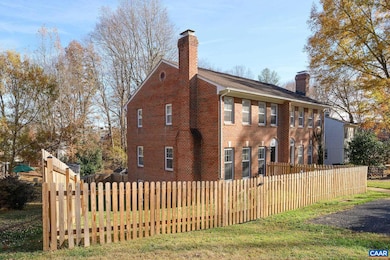 521 Woodmont Dr, Charlottesville, VA 22901 - photo 3