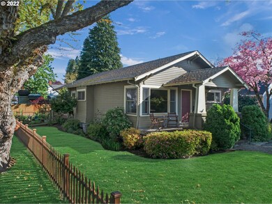 1608 6th Ave, West Linn, OR 97068 - photo 2