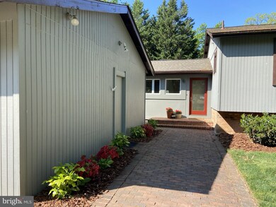 5346 Black Oak Dr, Fairfax, VA 22032 - photo 6