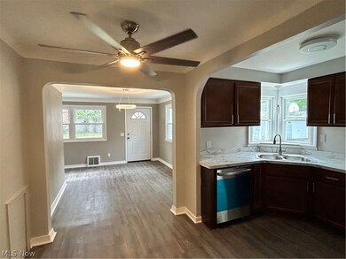 5211 Henry St, Maple Heights, OH 44137 - photo 6