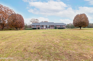 5518 W Beaver Creek Dr, Powell, TN 37849 - photo 3