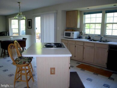 12307 Chagall Dr, North Potomac, MD 20878 - photo 6