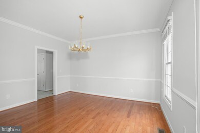 16068 Olmstead Ln, Woodbridge, VA 22191 - photo 6