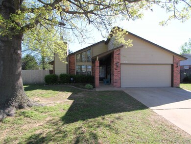13747 S Glen St, Glenpool, OK 74033 - photo 2
