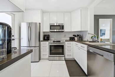 Gardens by the Sea unit 307, Pompano Beach, FL 33062 - photo 7