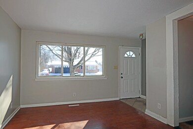 4850 Warminster Dr, Columbus, OH 43232 - photo 3