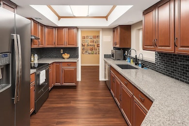 3512 Yale Circle, Riverview Fl 33578 - Kitchen