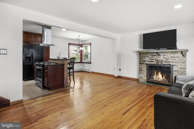 2021 Spring Mill Rd, Conshohocken, PA 19428 - photo 5