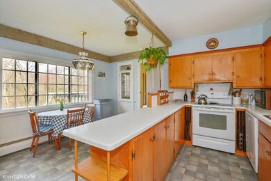 07_40GovernorPrenceRoad_177002_Kitchen_M