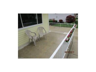662 Sunset Ave, Sheffield Lake, OH 44054 - photo 3