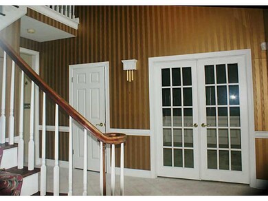 Entry/Foyer.