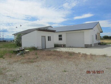 Garage/Shop & Shed