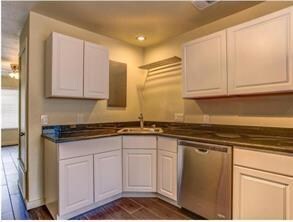 6403 Auburn Dr unit B, Austin, TX 78723 - photo 4