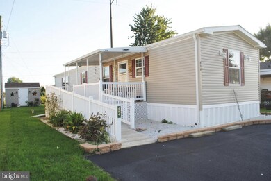 454 Brendon Dr, Leola, PA 17540 - photo 2