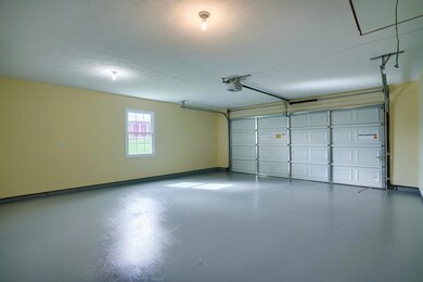 185 Meadow Dr, Circleville, OH 43113 - photo 4