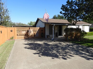 924 Bourland Dr, Fort Worth, TX 76108 - photo 2