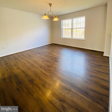 26311 Meadow Wood Dr, Mechanicsville, MD 20659 - photo 4