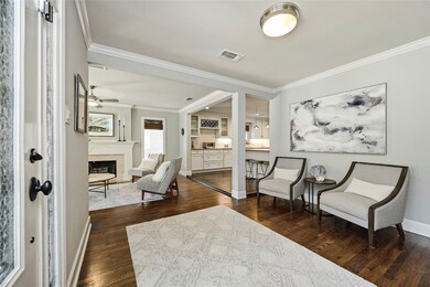 1070 W 42nd St, Houston, TX 77018 - photo 7