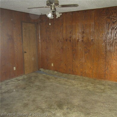 704 NE 5th St, Stigler, OK 74462 - photo 4