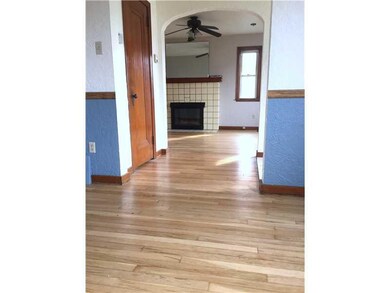 Entry/Foyer.